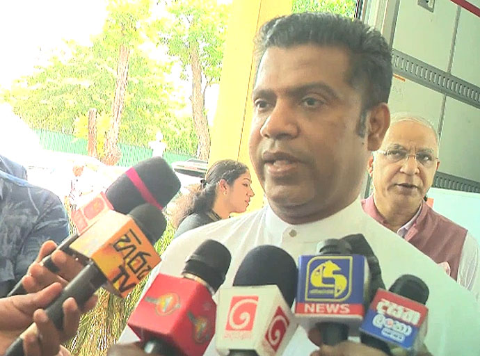 හදිසි ආපදා තත්ත්වය පිළිබඳ ව අමාත්‍ය නලින්ද ජයතිස්ස කරුණු පැහැදිලි කරයි