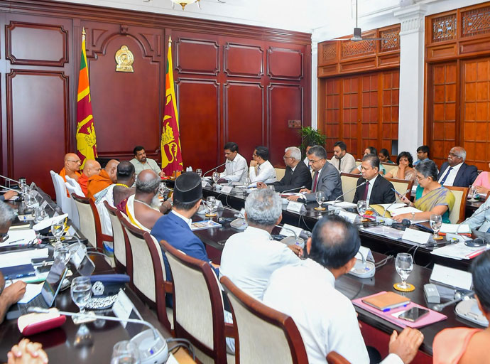 “රටම එකට” ජාතික මෙහෙයුම් සභාව රැස් වෙයි; මත්ද්‍රව්‍ය සම්බන්ධ අපරාධ සඳහා මරණ දඬුවම ලබා දීම කෙරෙහි සභාවේ අවධානය