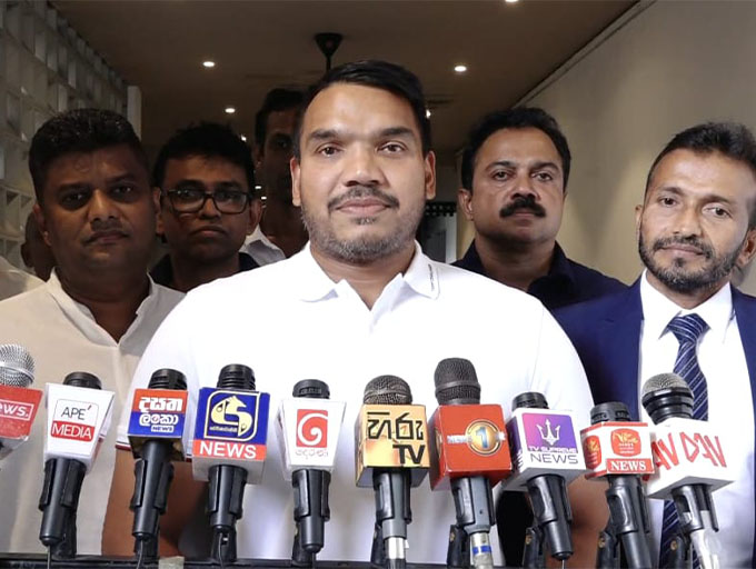 ජනාධිපතිවරයා අධිකරණ විෂයපථය පිළිබඳව උපදෙස් ගත්ත ජ්‍යේෂ්ඨයන් සහ ප්‍රවීණයන් කවුද -නාමල් රාජපක්ෂ