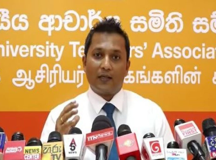 රාජ්‍ය විශ්වවිද්‍යාල ආචාර්යවරුන් විරෝධතාවකට සැරසේ
