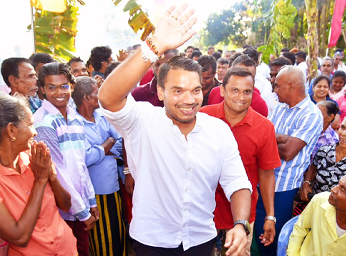 22 සම්මත කරගන්න ගිහින් ආණ්ඩුවේ මැති ඇමතිවරු දැඩි පීඩනයකට ලක් වෙලා - නාමල් රාජපක්ෂ