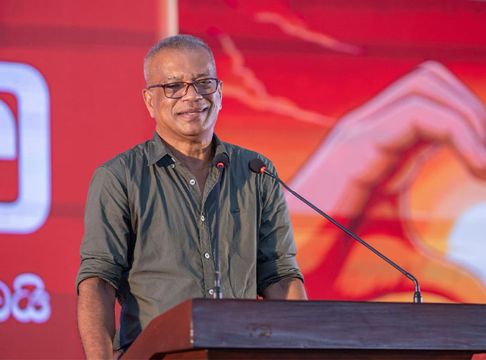 රජයේ කාර්යාලවලින් වැඩක් කරගන්න තවමත් අසීරුයි - අමාත්‍ය ලාල්කාන්ත