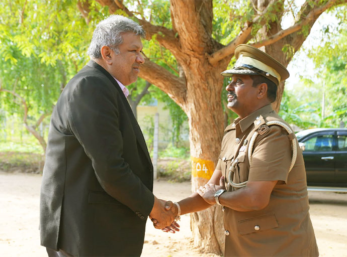 හදිසි තත්වයකට මුහුණ දීම සඳහා රාජ්‍ය ආයතන අතර අන්තර් සම්බන්ධතාවයක් පවත්වා ගත යුතුයි - අමාත්‍ය හර්ෂණ නානායක්කාර