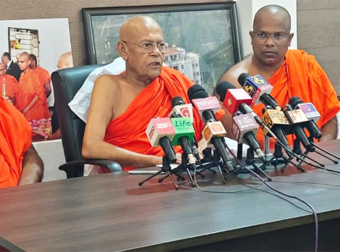 අනෝජන් සිවරාජාට කරුණා සහගත සමාවක් දෙන්න: බානගල  උපතිස්ස හිමිගෙන් සවුදි රජුට විශේෂ ඉල්ලීමක්