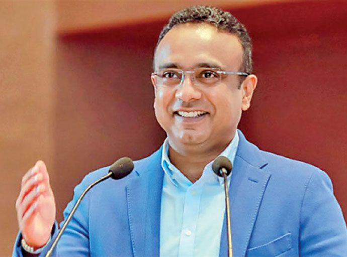  මනූෂ නානායක්කාර අල්ලස් කොමිසමෙන් පිටව යයි!