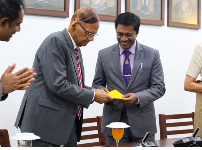 මහාචාර්ය ජී.එල්. පීරිස් නීති අධ්‍යාපන සහ පර්යේෂණ භාරය නිල වශයෙන් ඇරඹේ