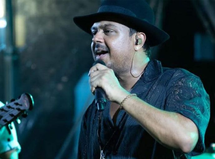  “නෙළුම් විලෙන් පැන” ගීතයට පනවා තිබූ වාරණය ඉවත් වෙයි; දුෂ්‍යන්ත්ට නැවතත් වේදිකාවේ ගායනා කිරීමට අවසර!