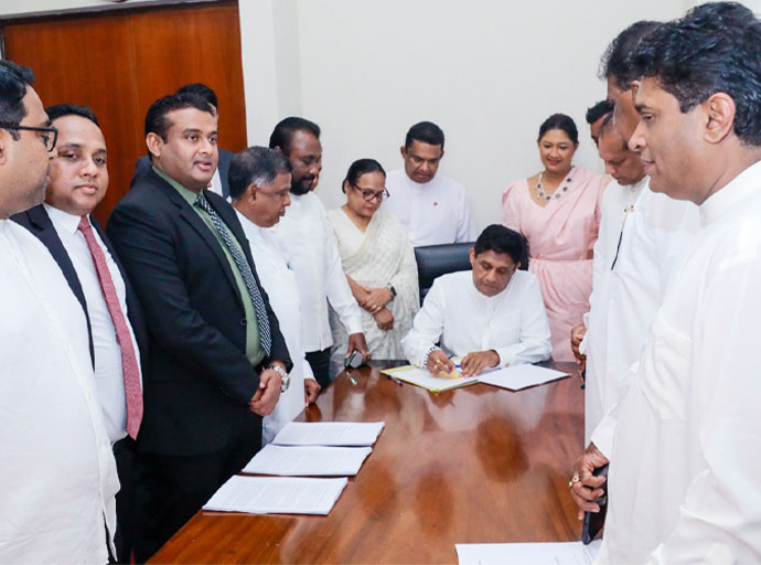 කතානායකට විරුද්ධව විපක්ෂයෙන් විශ්වාසභංග යෝජනාවක්