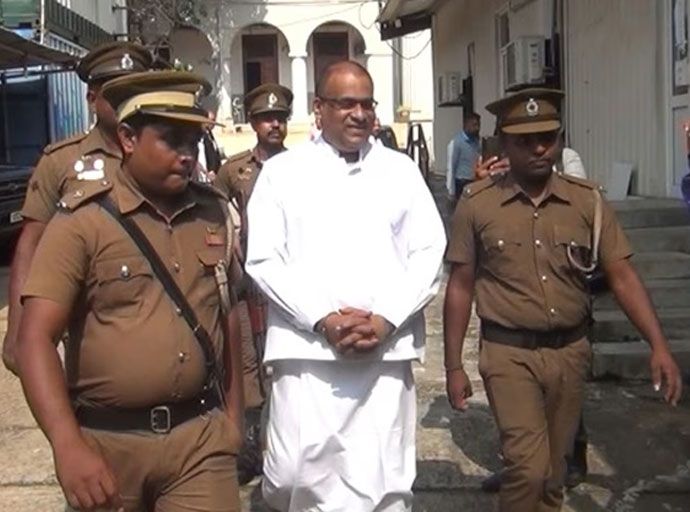 ඥානසාර හිමියන්ගේ චීවරය ඉවත් කිරීමට එරෙහිව අභියාචනාධිකරණයට රිට් පෙත්සමක්