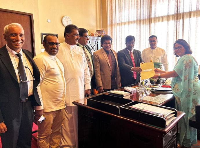 කථානායකට එරෙහි විශ්වාසභංග යෝජනාව මහලේකම්ට භාරදෙයි