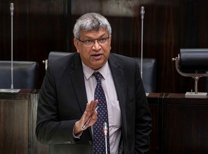 අලුත් පනතේ කොතනකවත් ‘කොණ්ඩයක්' ගැන නැහැ.. සමාජ මාධ්‍යයේ යන්නේ විකෘති අර්ථකථන! – ඇමැති හර්ෂණ නානායක්කාර 