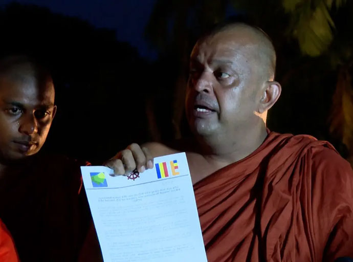 විහාරමහාදේවී සත්‍යග්‍රහය අත්හිටුවයි - මහානායක හිමිවරුන්ගෙන් මැදිහත්වීමක්