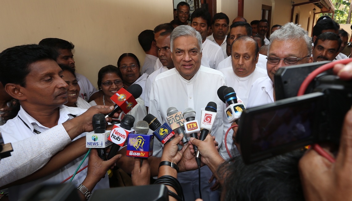 පවතින ව්‍යවස්ථාවේ 9 වගන්තියේ අකුරක්වත් වෙනස් කරන්නේ නෑ - අගමැති රනිල් 