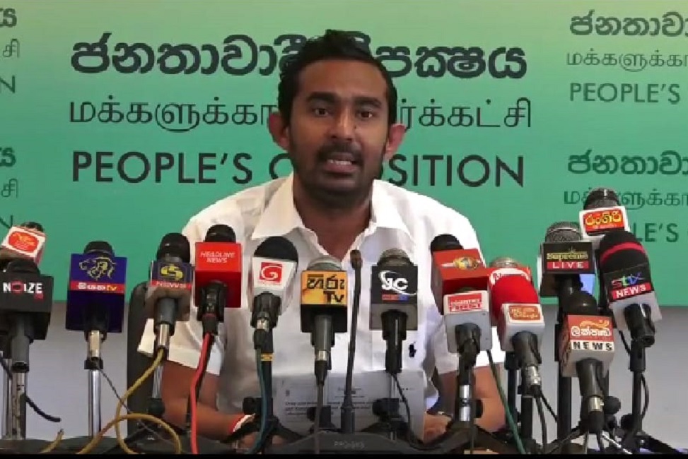 ආවේ වනය රකිනවා කියලා : අන්තිමට ගහ බේරගත්තේ සිවුරු පොරවලා  - චමිත් 