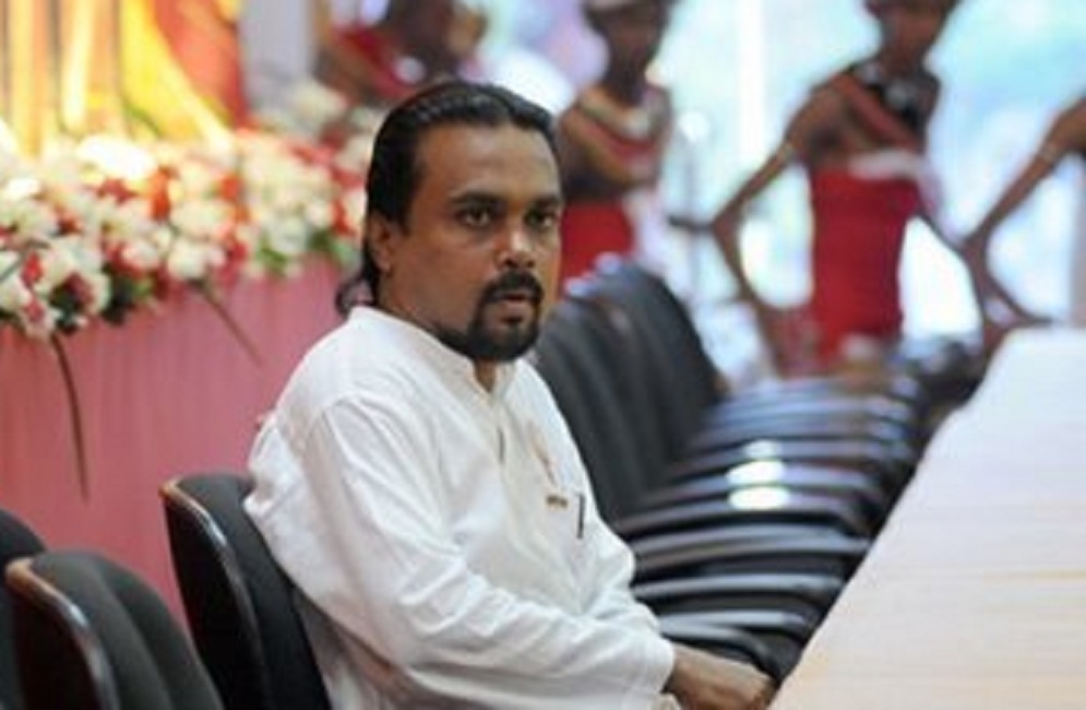 විමල්ගෙන් සැර ප්‍රතිචාරයක් : වාසුට කුණු බැනුම් : විමල් එළවන්න ජනපතිටත් බලපෑම් !