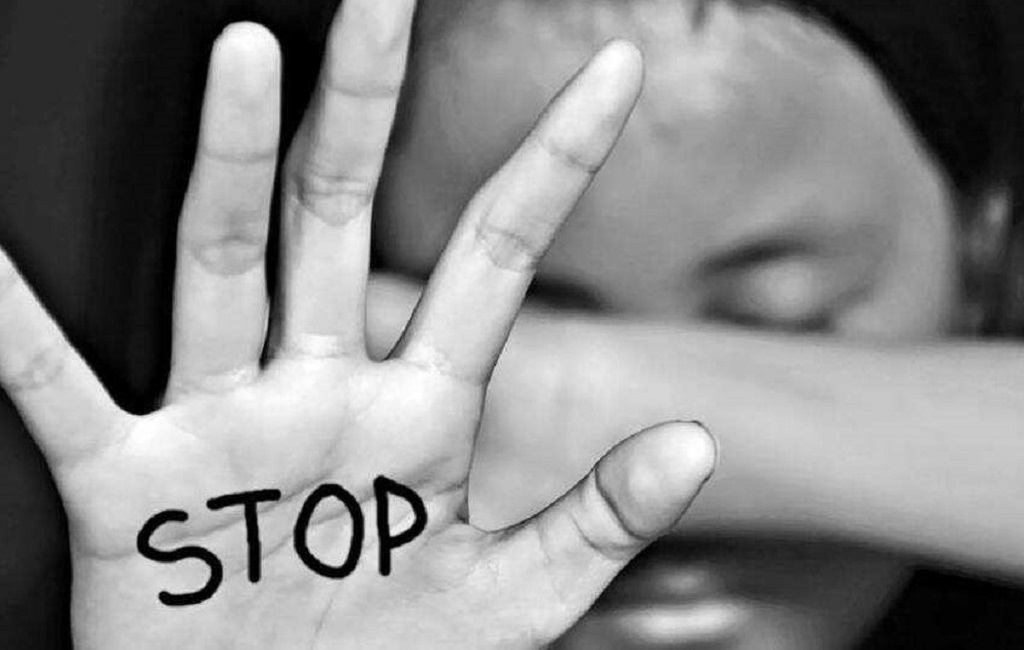 දැරිය අතුරුදහන් : අපයෝජකයා නිදැල්ලේ - අන්තර් ජාල පෙත්සමට අත්සන් කරන්න 