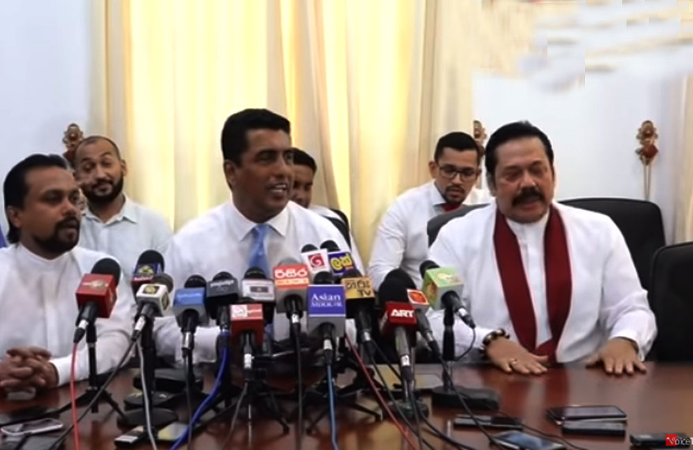 මාධ්‍ය නැඟු ප්‍රශ්න හමුවේ මහින්ද පැන යයි (වීඩියෝ)