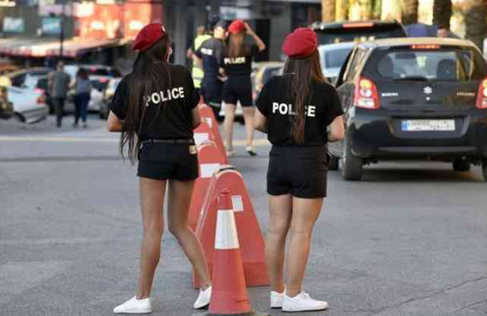 පොලිස් ඇඳුම කොට වෙයි ! 