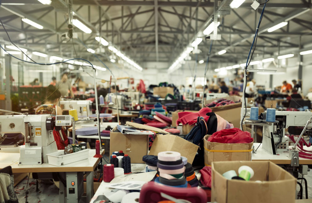 ඇඟලුම් කර්මාන්තයට සංචරණ සීමාවලින් බාධාවක් නැහැ