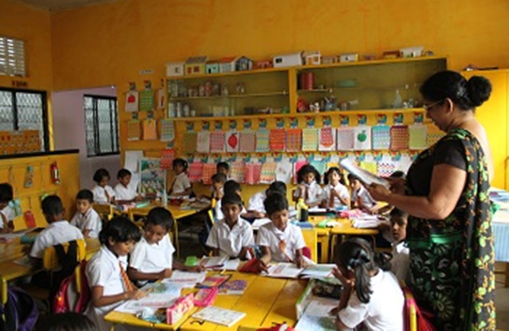 පාසල් වෙත ලියුම් යවපු දකුණේ ආණ්ඩුකාරට එරෙහිව ජනාධිපතිට පැමිණිලි !