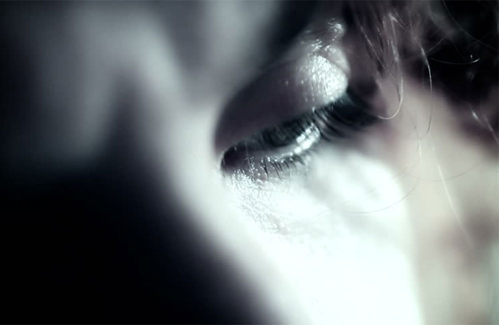 තොරතුරක් ඇත්නම් දැනුම් දෙන්න