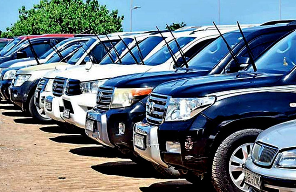 ජනාධිපති කාර්යාලයේ අධි සුඛෝපභෝගී වාහන වෙන්දේසියේ දෙවන අදියර ඇරඹේ