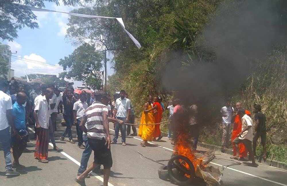 තෙල්දෙණිය ජාතිවාදී ගැටුම් පිටුපස මඩවල පන්සලේ නම
