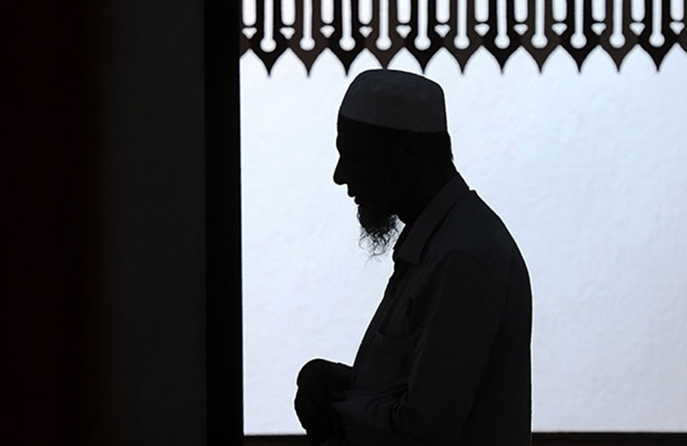 උන්හිටි තැන් අහිමි සිය ගණනක් අනාථ කඳවුරක