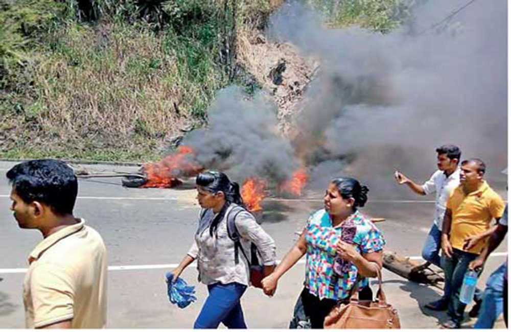 කලහකාරීන් කවුදැයි ඔප්පුව තිබියදී හදිසි නීතියක් මොකටද : ආණ්ඩුවට චෝදනාවක්