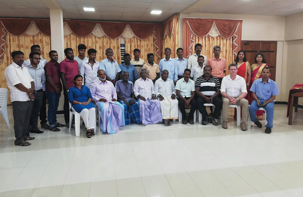 ඉස්සන් ඩොලර් කරමින් රට නංවන්න : වනමෙයි එයි