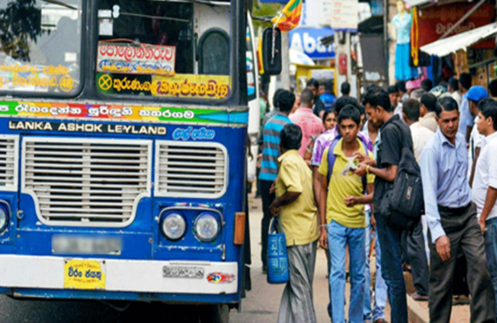 බස් හිමියන්ගේ අසාධාරණ ඉල්ලීම් ඉටු කරන්න එපා : මගී සංගම් ඉල්ලයි