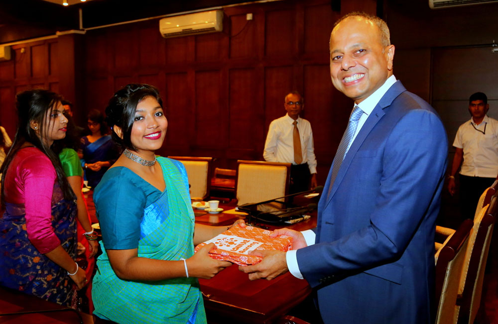 තරුණ හුවමාරුවේ බංග්ලාදේශ දූතයන් : සාගල හමුවේ !