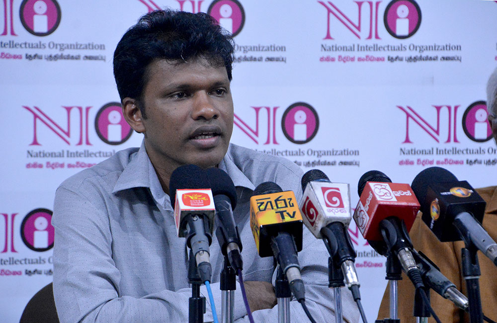 විධායකයේ අත්තනෝමතික  බලතල ඉවත් කිරීමෙන් ජනතාවාදී පාලනයක ප‍්‍රවේශය ගත හැකියි - ආචාර්ය අතුලසිරි සමරකෝන්