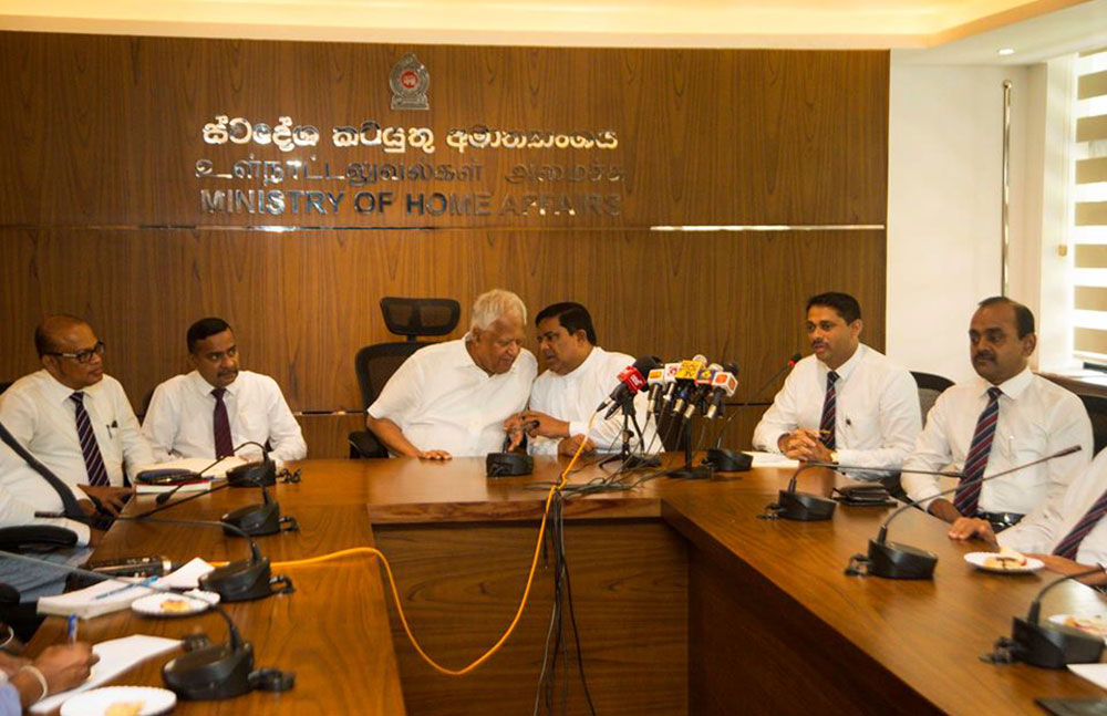 රිච්මන්ඩ් ඉඩම යළි රිච්මන්ඩ් විද්‍යාලය වෙතම