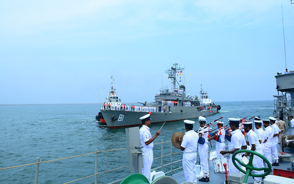 ඉරාන නාවික හමුදාවට අයත් නෞකා 03 ක් කොළඹ වරායට