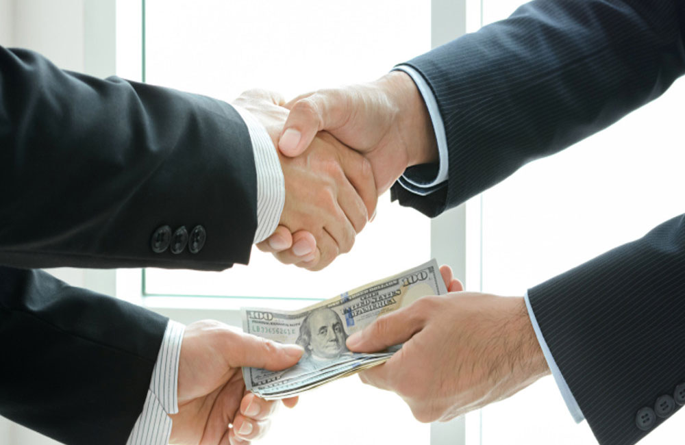 දයා,මලික්, රිෂාර්ඩ්, නවීන් යන අමාත්‍යවරුන්ට එරෙහිවත් අල්ලස් කොමිසමට පැමිණිල්ලක්