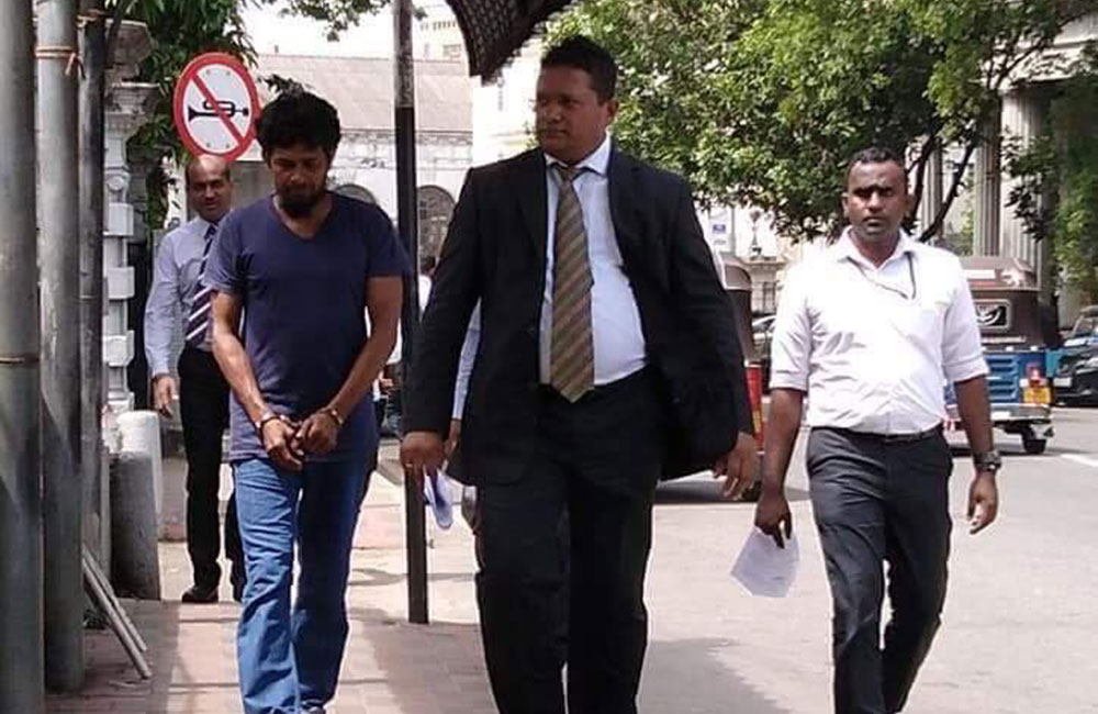 රට පැන්නා කී නේවි කෙරුමා අල්ලයි !