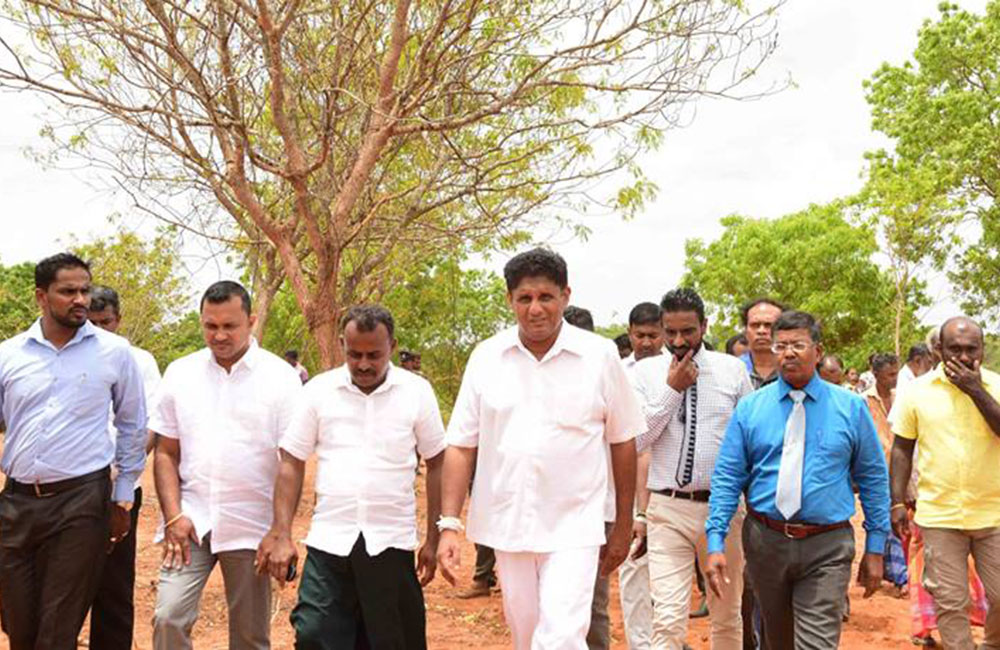 දේශප්‍රේමීත්වයේ කපිතාන්වරුන්ගේ  එදා කෙරුවාව සජිත් කියයි 