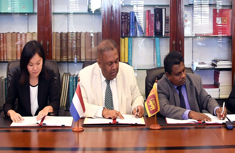 කෑගල්ලේ පවුල් 25000ක : පානීය ජල ප්‍රශ්නය විසඳේ !