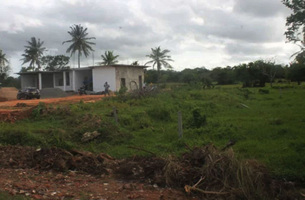 හිතුමතේ කුඹුරු ගොඩකරන්න දුන්න : 500කට  වැඩ වැරදියි !