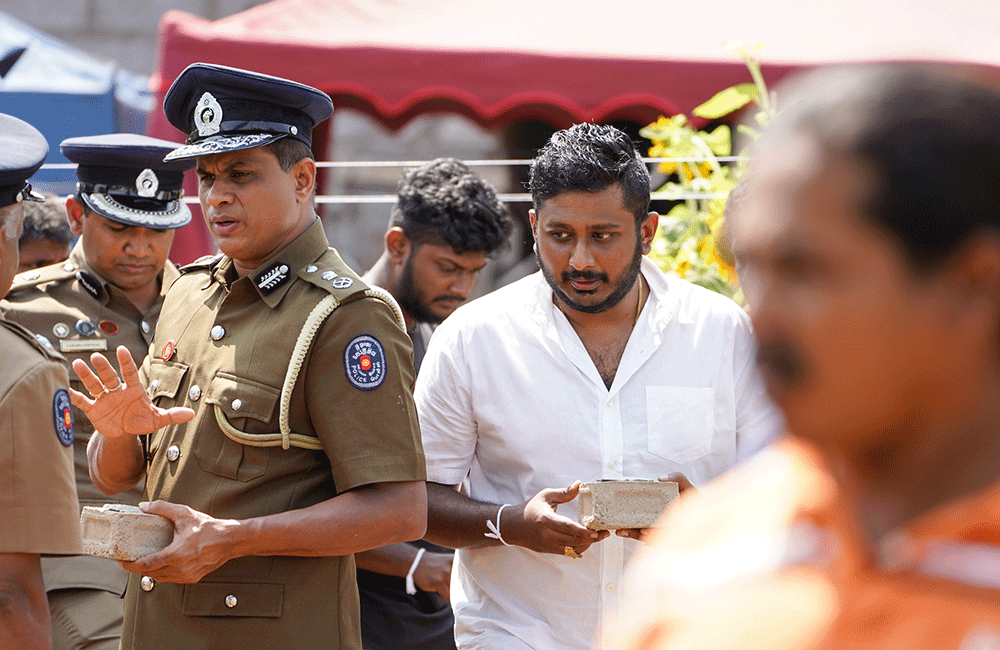 කතරගම පොලිස් වෙඩි පහරින් මිය ගිය තරුණයා වෙනුවෙන් CameraLK වෙතින් නිවසක්