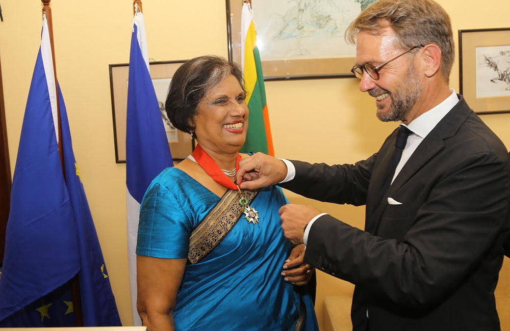 හිටපු ජනාධිපති චන්ද්‍රිකා කුමාරතුංගට : ප්‍රංශයේ උසස්ම ගෞරව නම්බු නාම සම්මානය