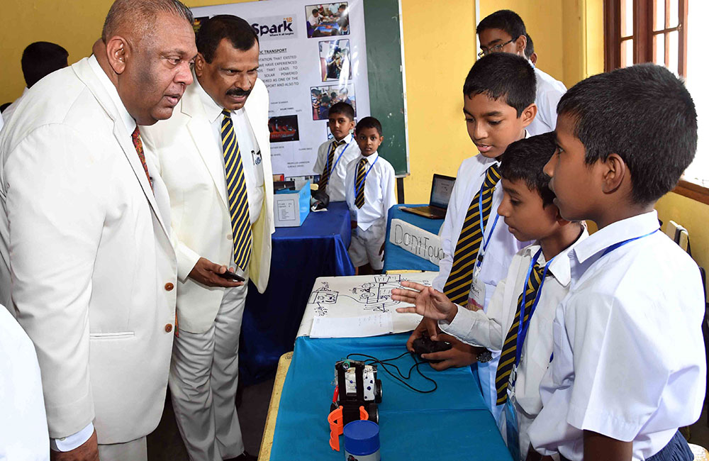 එදා පන්තියේ දීප්තිමත්ම ශිෂ්‍යයා වුණ ශ්‍රී ලංකාව අද අන්තිමය වෙලා - ඇමති මංගල 