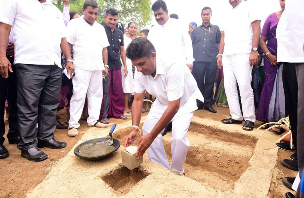 නාමල්ගේ පෞද්ගලික  රේස් පිට්ටනියේ  : සජිත් ගෙවල් හදයි !