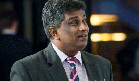 ප්‍රජාතන්ත්‍රවාදය ගැන වැඩිදුරටත් ඉගෙනීමට : අජිත් පී. ඇතුළු පිරිසක් එංගලන්තයට !