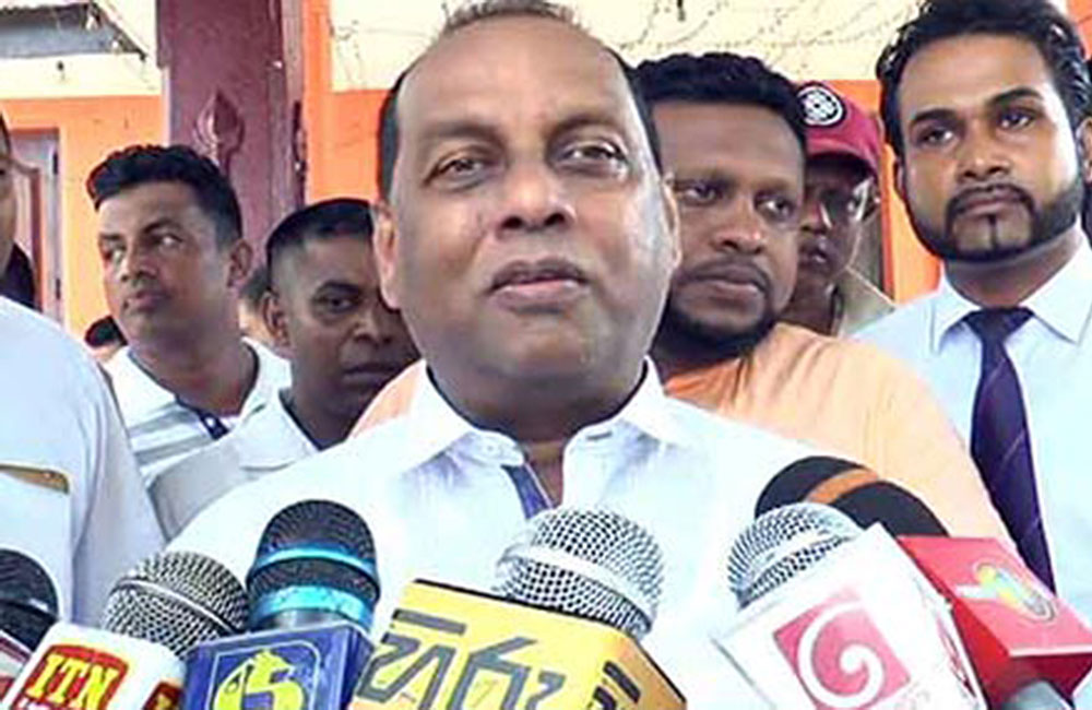 මන්ත්‍රී ධුරයක් නැති ජී.එල් ට ඕන දෙයක් කියවන්න පුළුවන් : අමරවීර අවි අමෝරයි !