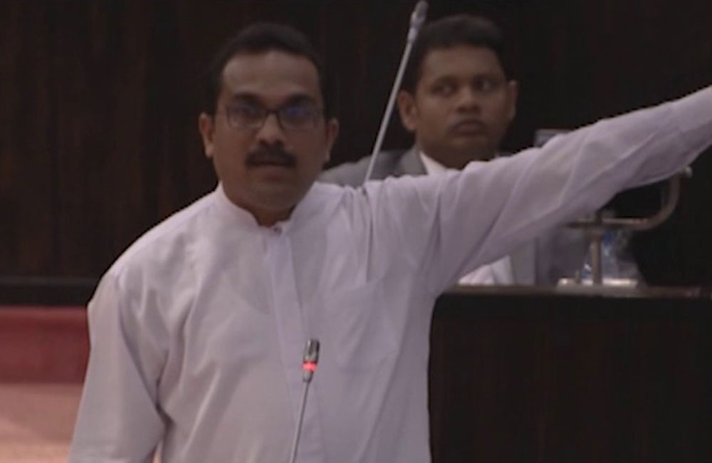 දයාන් ජයතිලකගේ නොහොඹිනා වැඩවලට : ජවිපෙන් බරපතළ විරෝධයක් !