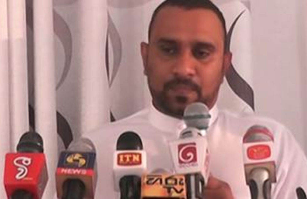 ජනාධිපති සිරිසේනට එරෙහිව දෝෂාභියෝගයක් : එජාප පසුපෙළ සූදානම් !