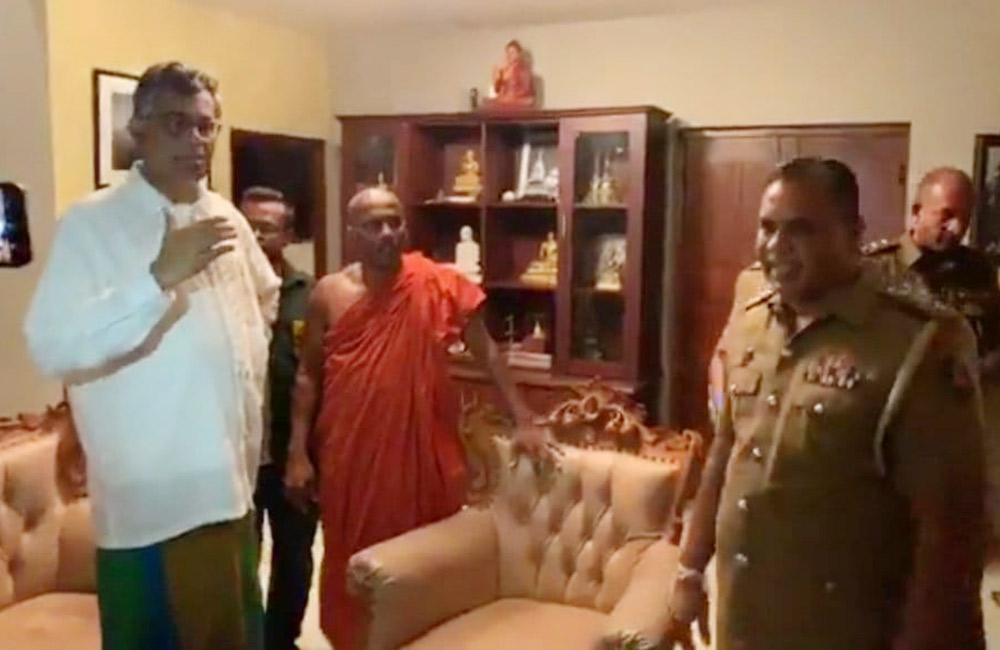 හිටපු අමාත්‍ය පාඨලී අත්අඩංගුවට