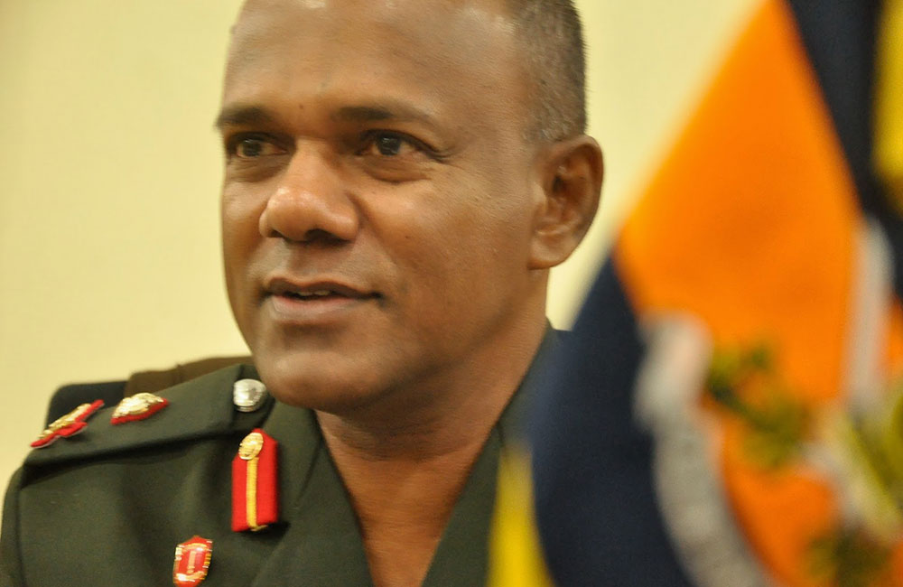 දයා ආරක්ෂක ලේකම් කරනවාද : සිරිසේන තීන්දුවක් ගෙන නෑ !